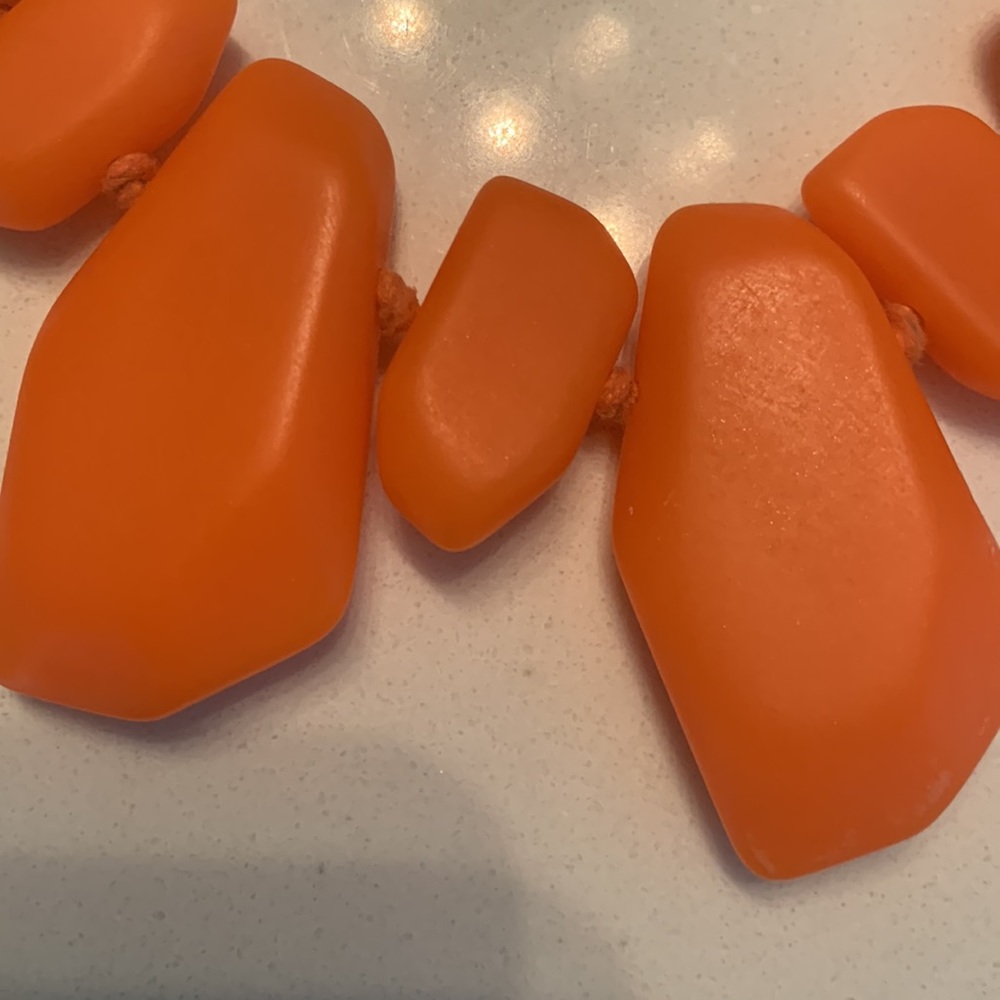 Show Stopping Statement Necklace - Picture 3 of 3